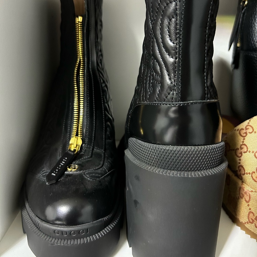 GUCCI CALFSKIN NAPPA RHOMBUS QUILTED TRIP ANKLE BOOTS 40 BLACK - Picture 3 of 6